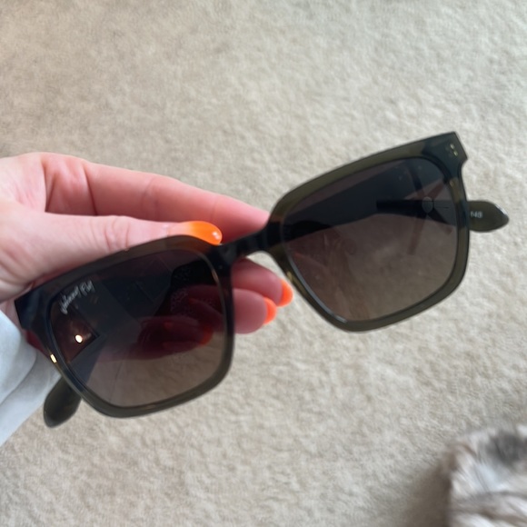 Sunglasses - Picture 2 of 7